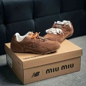Miumiu x New Balance 530 Classic Sneake