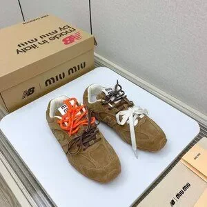 Miumiu x New Balance 530 Classic Sneake