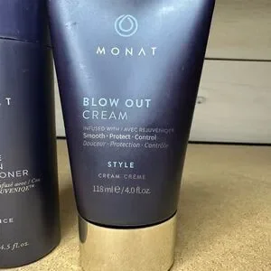 Monat Haircare Lot Of 2