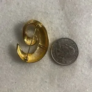 Monet Brooch Fashion Jewelry Goldtone Swirl Jewelry