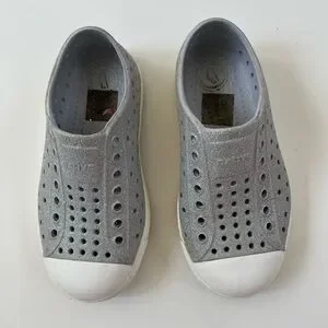 Native Shoes Little Kids Sparkly Gray Grey Jefferson Slip On Water Shoes Size 10