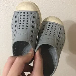 Native Toddler Jefferson Shoes In Grey Purple Size C6