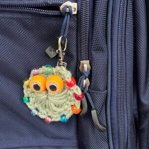 New 10 PC Set Fidget Friend Lobster Clasp Bookbag Luggage Keychain Purse Charm