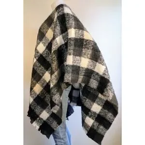 NEW Ana "Black Buffalo" Black Gray White Check Fuzzy Thick Wrap Shawl Cape OS