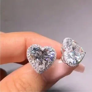 New Beautiful 925 Sterling Silver White Sapphire Heart Studs