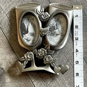 New Fetco  Metal Champagne Glasses Picture Frame. 6in. X 5 In. Total