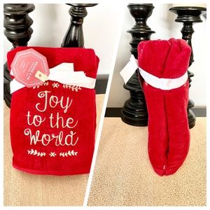 New SET OF 2 JOY TO THE WORLD Hand Towels