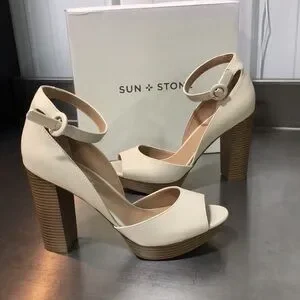 New WB Woman’s Sun + Stone High Heel