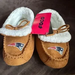 NFL Kids New England Patriots moccasins size 3-4 M