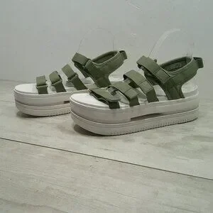 Nike Icon Classic Platform Light Army Green Sandals Size 11 - New In Box