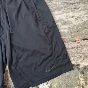 Nike Men’s Shorts Black Size Medium DriFit