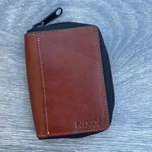 Nixon Orbit Zip Card Leather Wallet Saddle