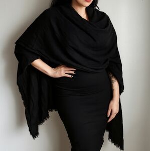 Nordstrom Rack Black Crinkled Scarf Oversized Wrap Frayed Edge Minimalist Layer