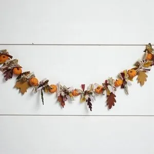 NWOT Autumn Pumpkin Garland With Wooden Leaves