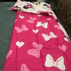 NWOT Disney Pink Comforter With Minnie Mouse Design