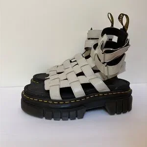 NWOT Dr. Martens Ricki Nappa Lux Leather Platform Gladiator Sandals Size 10