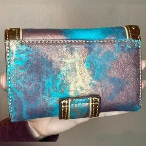 NWOT Sharif Metallic Blue And Purple Leather Tri-Fold Wallet
