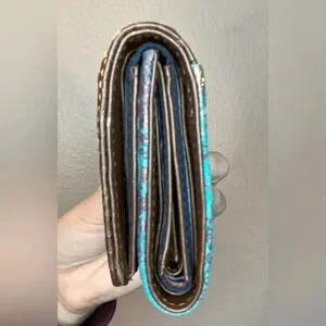 NWOT Sharif Metallic Blue And Purple Leather Tri-Fold Wallet