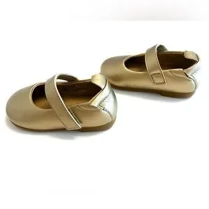 (NWOT) Thee Bron Stylish Gold Kids Dress Shoes With Velcro Straps Girls 5T