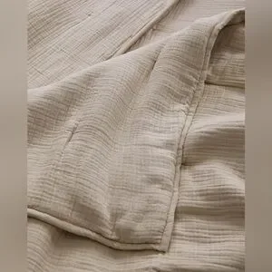 NWOT Twin Organic Airy Gauze Dream Quilt