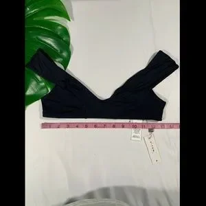 NWT $105 Vitamin A Off-the-Shoulder Capri Bikini Top Black [SZ Small S/6 ]‎