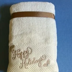 NWT ‼️Beautiful Christmas Embroidered Hand Towels 2 - Pack