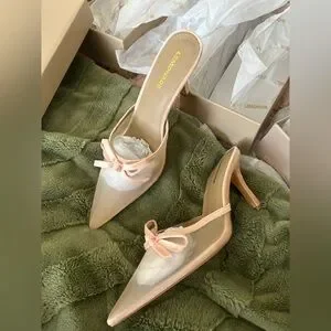 NWT Blush Mesh Pointed Toe Heels With Bow Detail