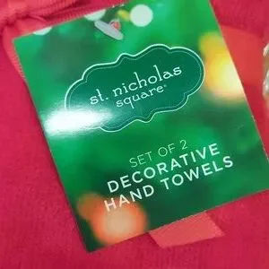 NWT Christmas Gift Towels. 100% Cotton Size 16x25 Inches