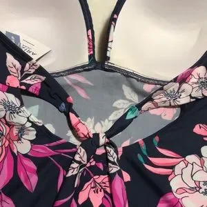 ^ NWT Flowered Swim Top With Molded Push Up Bra - Size XXL