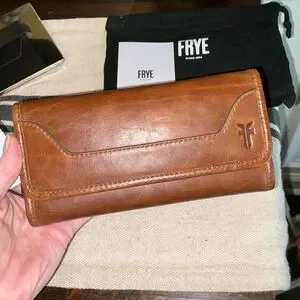NWT Frye Leather Melissa Trifold Continental Snap Wallet Cognac Brown $158