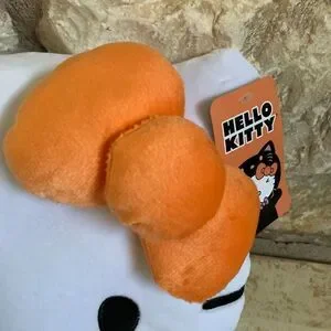 Nwt Hello Kitty face Pillow