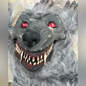 NWT Kids Werewolf Costume Glowing Eyes Size Medium Halloween Werewolf Costume