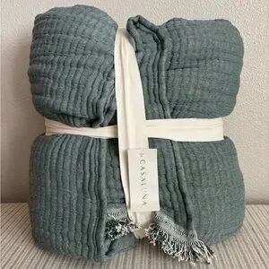 NWT King + Reversible Textured Cotton Chambray Coverlet Dark Teal Blue- Casaluna