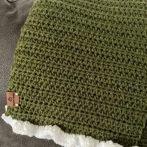 NWT KNANA KNOTS. Crochet Scarf Forest Green With White Ruffle Ends