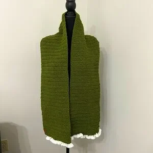 NWT KNANA KNOTS. Crochet scarf forest green with white ruffle ends