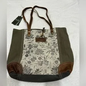 NWT Myra Unique Key Tote