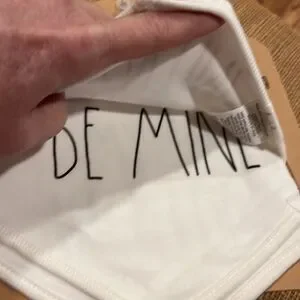 NWT Rae Dunn Valentine Bibs