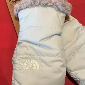 NWT Reversible North Face Mittens