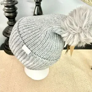 NWT The North Face Women’s Metallic Knit Pom Beanie Hat