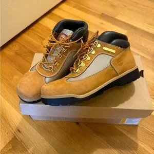 NWT Timberland Men's Brown and Black Boots