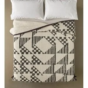 NWT Urban Outfitters Mimi Geo Bed Blanket