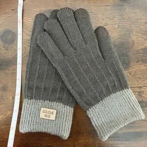 NWT Winter Stretchy Knit Touch Screen Gloves. Black Grayish Cream Trim Unisex
