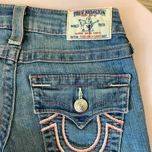NWT Women’s True Religion Knee Length Jean Shorts Size 23