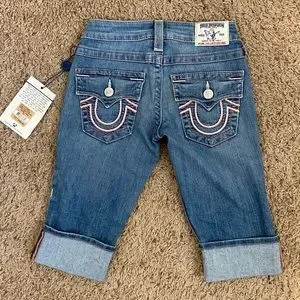 NWT Women’s True Religion Knee Length Jean Shorts Size 23