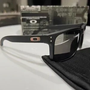 Oakley Holbrook Mens Sunglasses 9102 Chrome Prizm Polarized Lenses