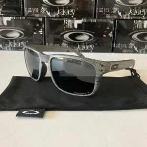OO9102 Oakley Holbrook WoodGrain Prizm Polarized Sunglasses