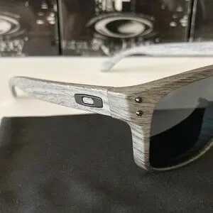 OO9102 Oakley Holbrook WoodGrain Prizm Polarized Sunglasses