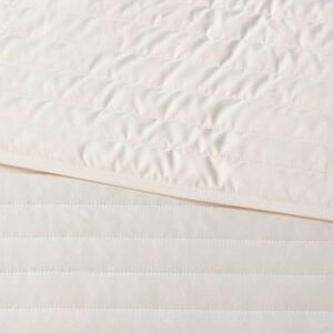 Open Box - Room Essentials - Twin/Twin Extra Long Satin Quilt Ivory Ivory