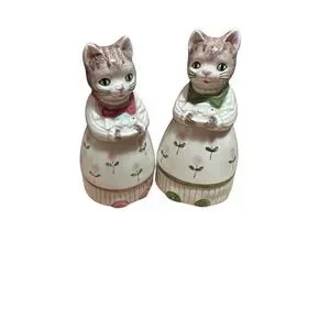 Otagiri Anthropomorphic Cats Kittens Salt And Pepper Shakers Pink And Green Kitt
