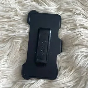 OtterBox black defender Belt clip. Fits 6 6s 7 8 SE 2nd Gen & SE 3rd Gen phones